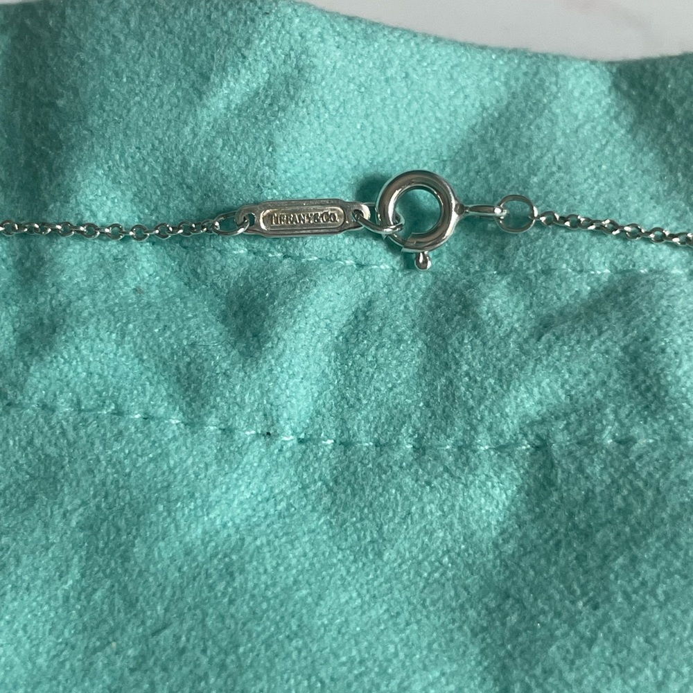 Tiffany & Co. oval necklace - Picture 3 of 4